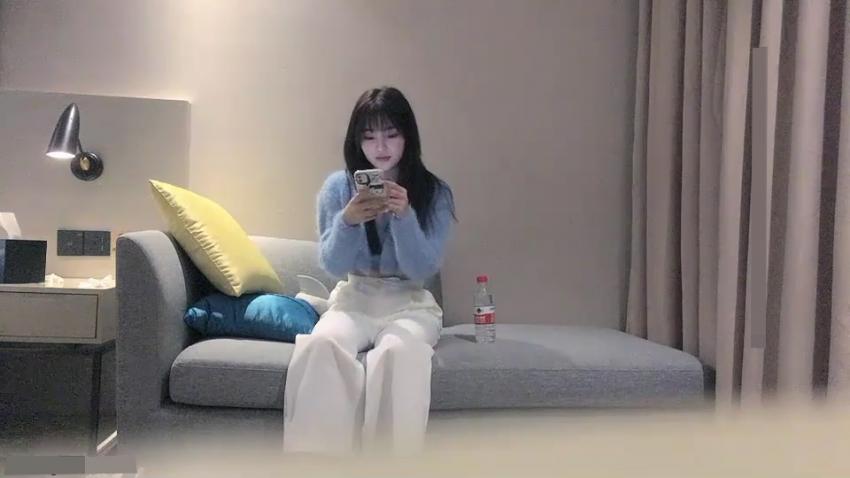 第一场高颜值小嫩妹_ title=_第一场高颜值小嫩妹
